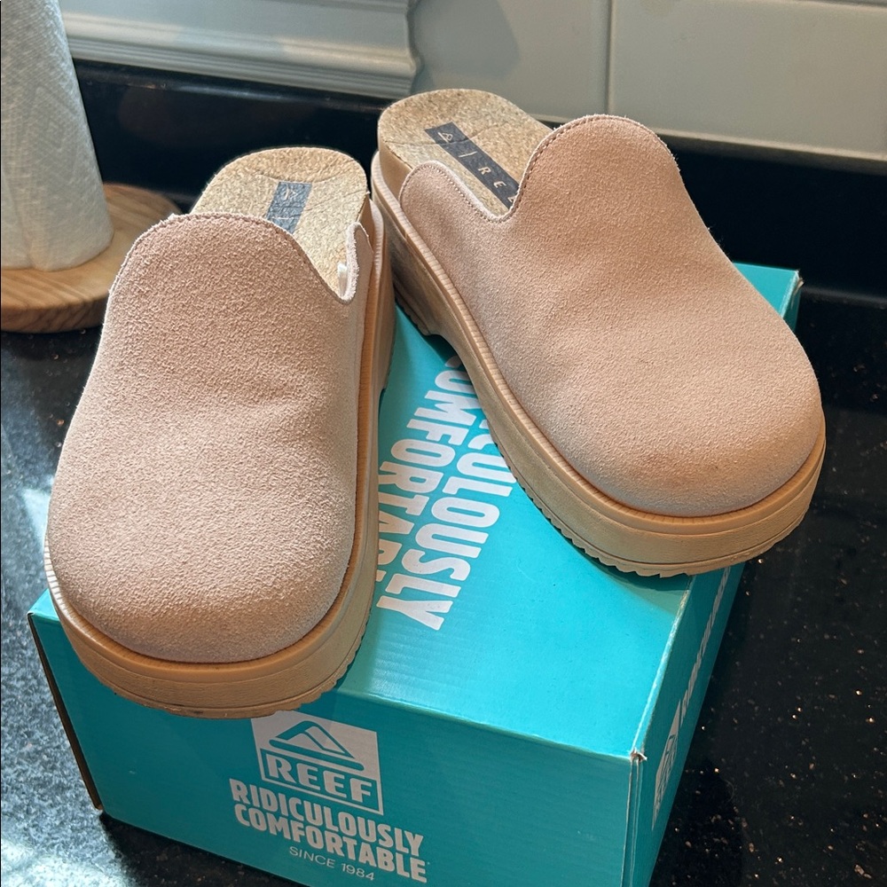 Reef Vista Skye Suede Mule in Blush Pink and Tan - Picture 5 of 6